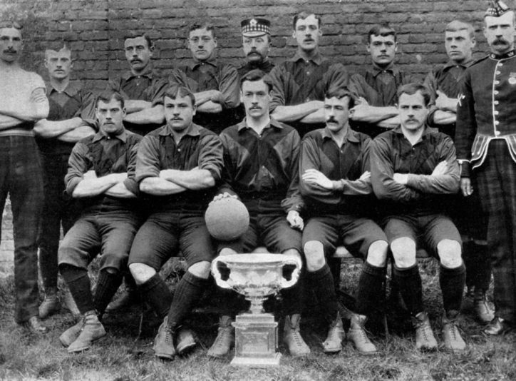 Unbekannt_-_Football_team_of_the_1st_Royal_Scots_Lothian_Regiment_1896_-_(MeisterDrucke-755219)